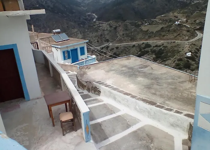 With Amazing Mountain View Apartamento Olympos (Karpathos)